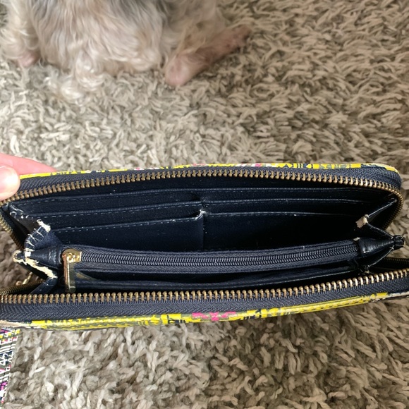 Wallets - Picture 8 of 16